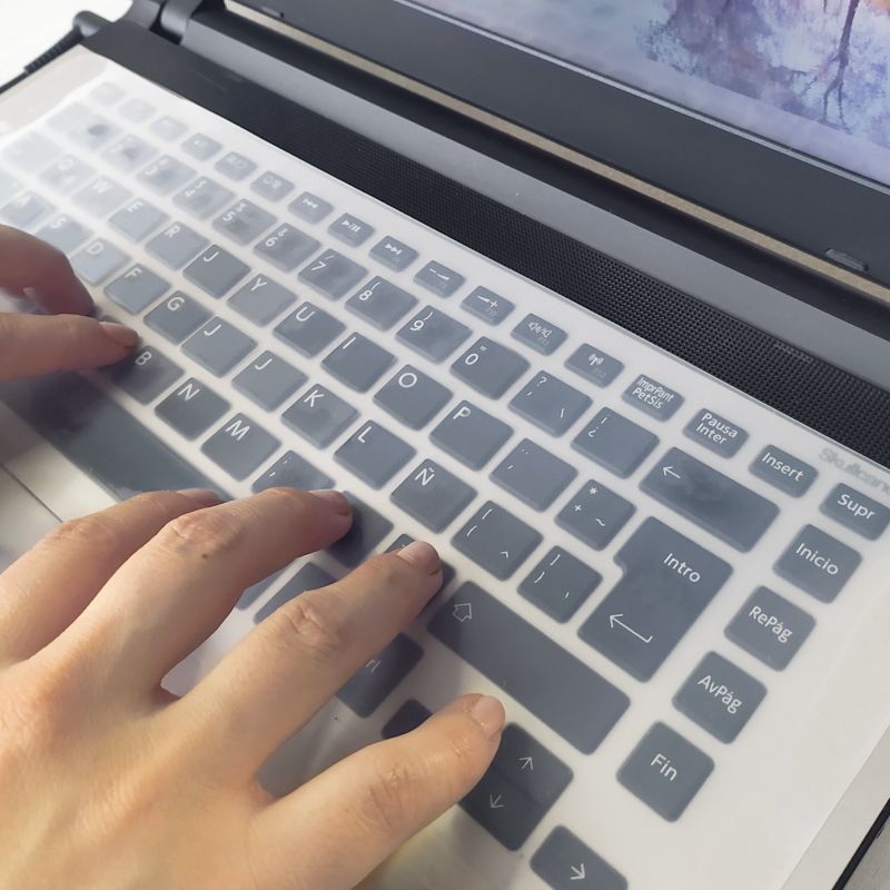 Comprar Lamina Protectora De Teclado en Electroshopy - Ángulo 3